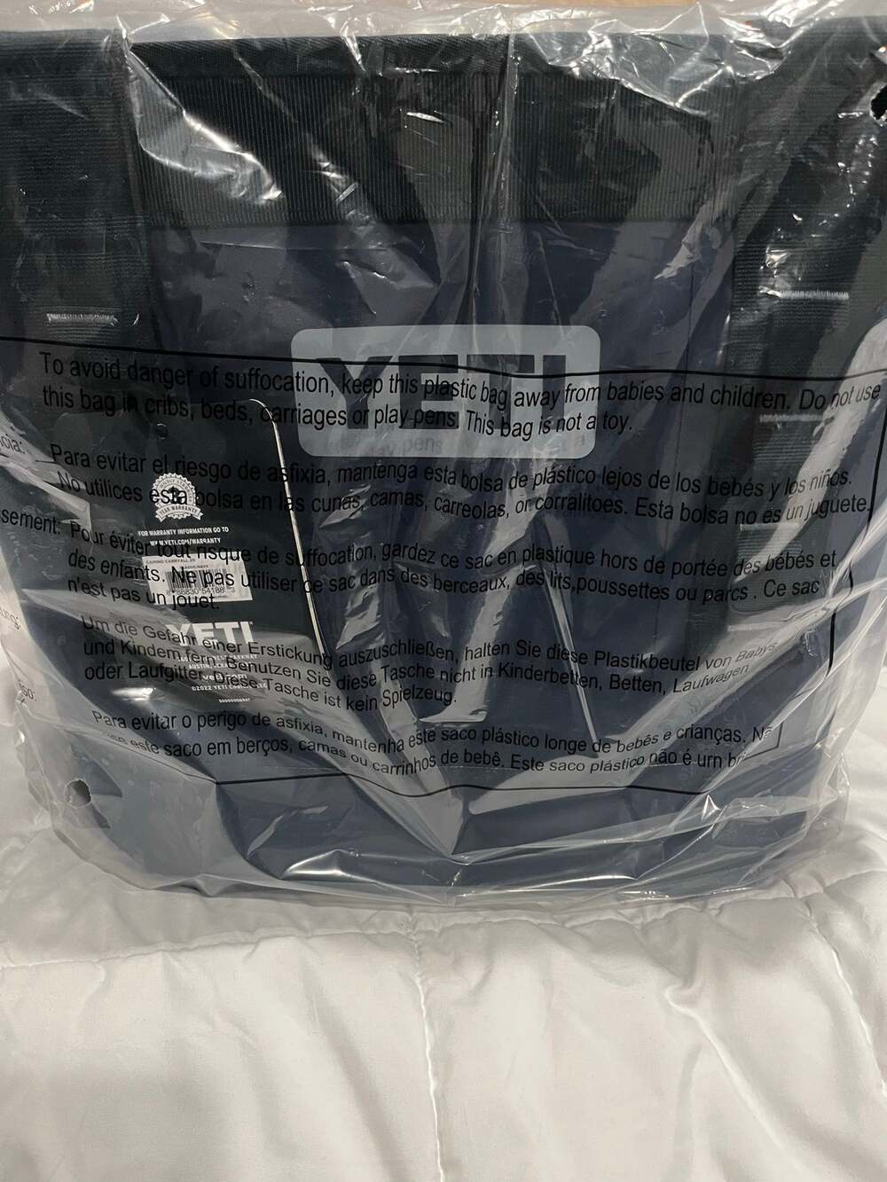 Yeti cooler bag in navy. NWT.